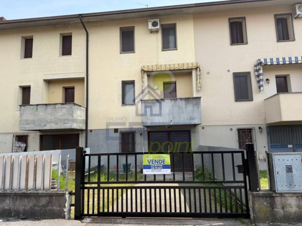 casa indipendente in vendita a Villachiara