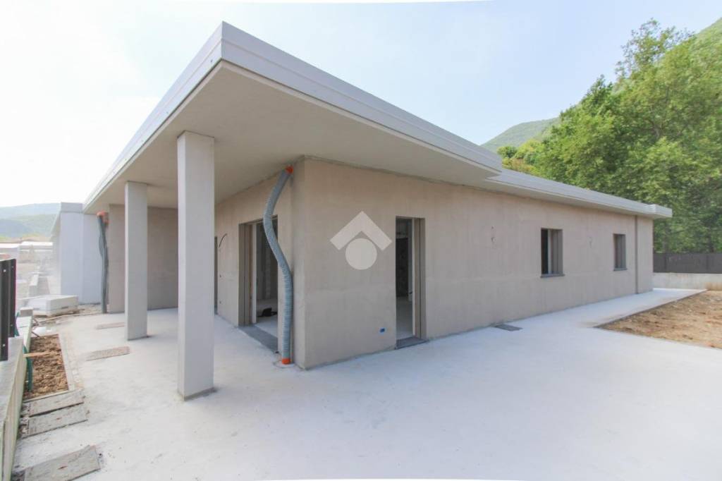casa indipendente in vendita a Villanuova sul Clisi
