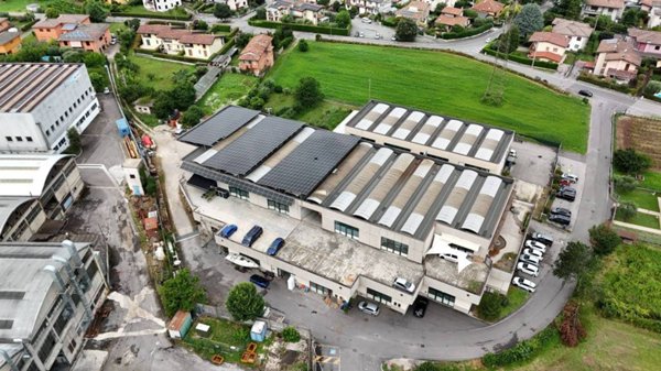 locale commerciale in vendita a Villanuova sul Clisi