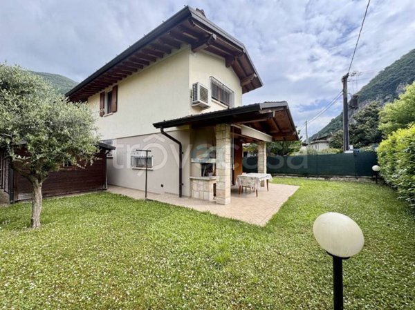 casa indipendente in vendita a Villanuova sul Clisi