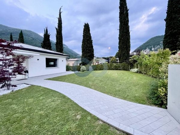 casa indipendente in vendita a Villanuova sul Clisi