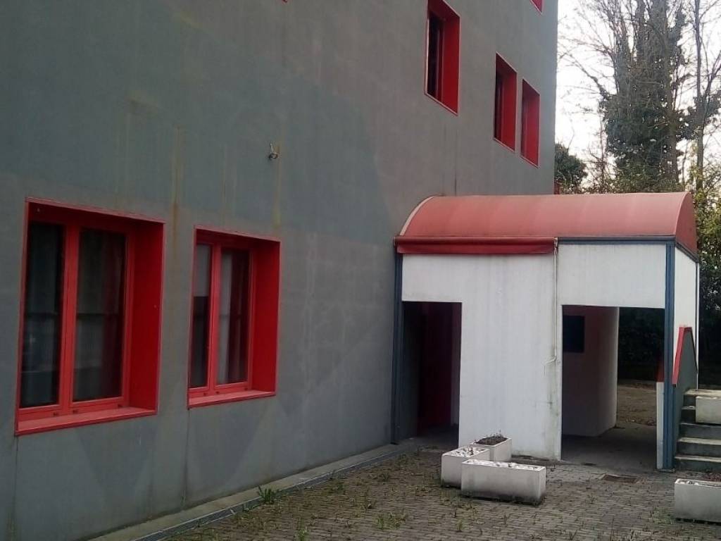 negozio in vendita a Villanuova sul Clisi