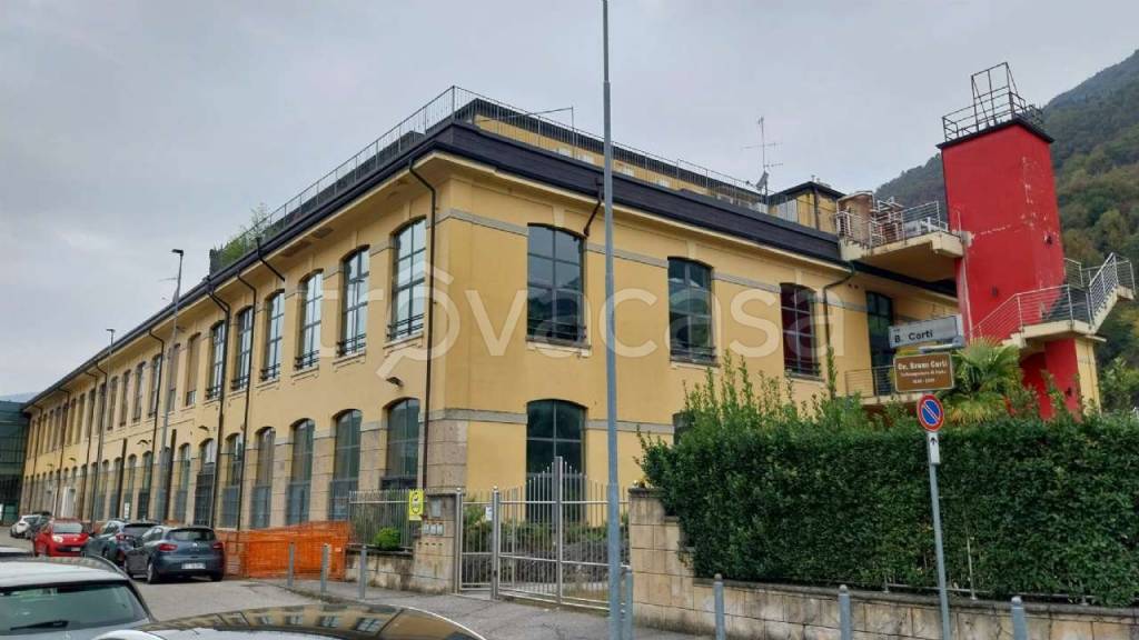 negozio in vendita a Villanuova sul Clisi