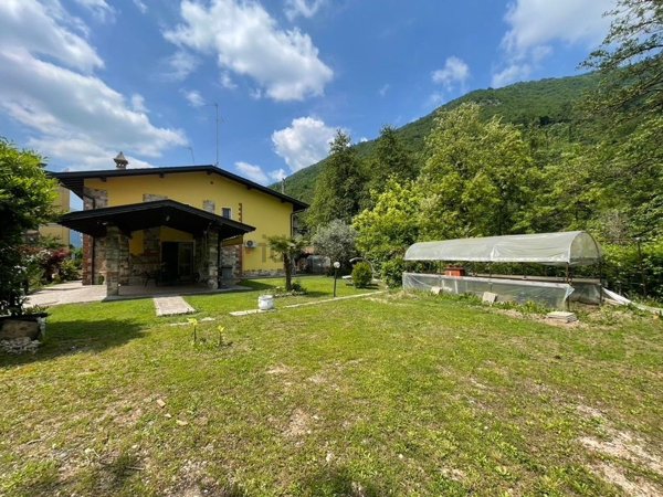 casa indipendente in vendita a Villanuova sul Clisi