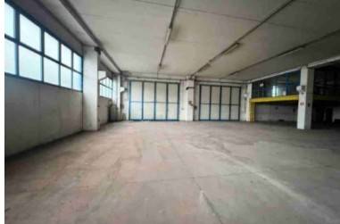 locale commerciale in vendita a Villanuova sul Clisi