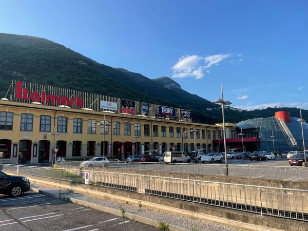 negozio in vendita a Villanuova sul Clisi