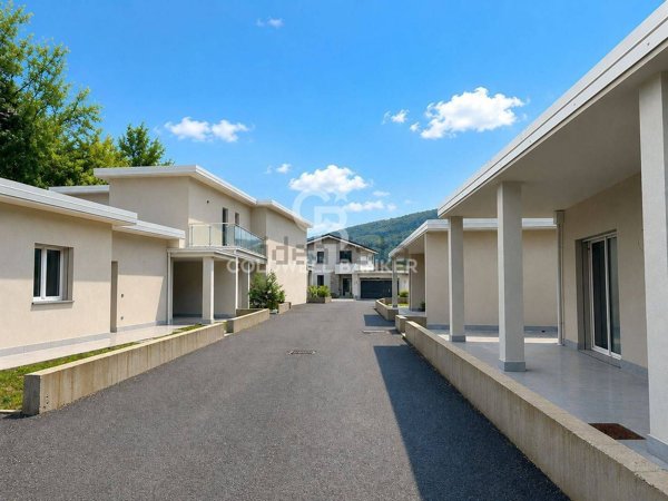 casa indipendente in vendita a Villanuova sul Clisi
