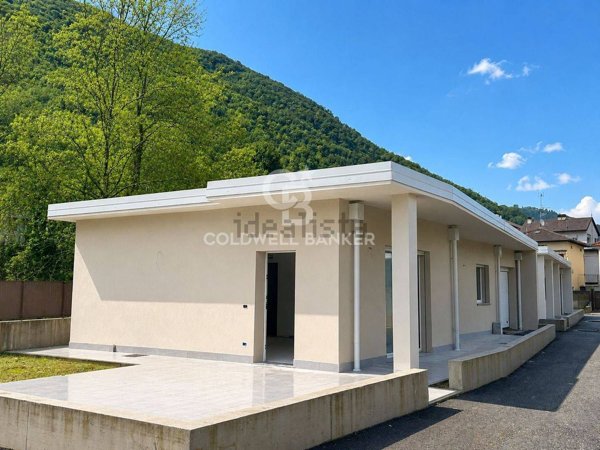 casa indipendente in vendita a Villanuova sul Clisi