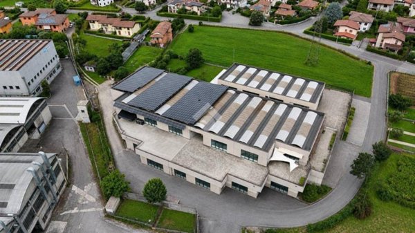 locale commerciale in vendita a Villanuova sul Clisi