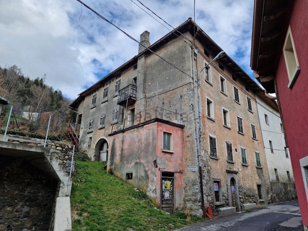 casale in vendita a Vione in zona Stadolina