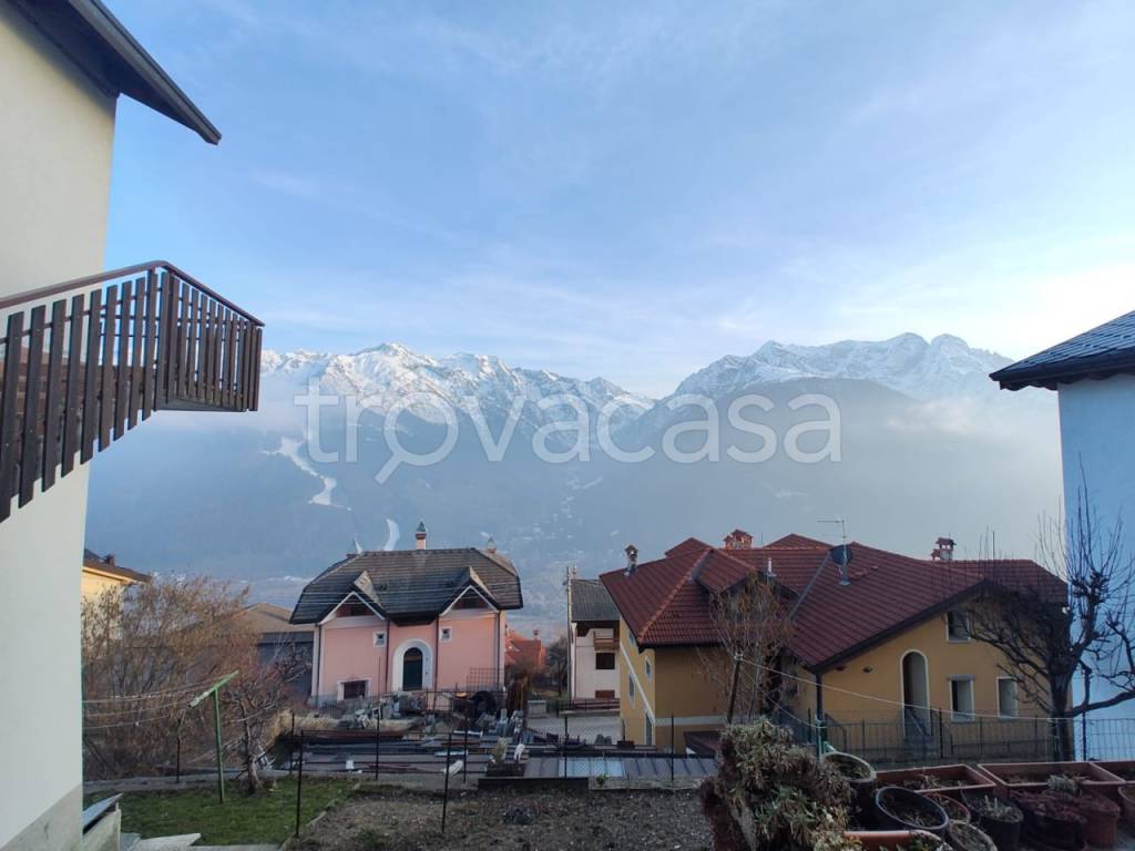 appartamento in vendita a Vione in zona Canè