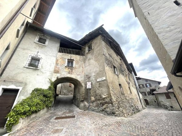 casa indipendente in vendita a Vione in zona Canè