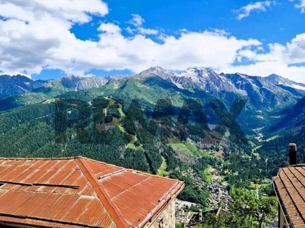 appartamento in vendita a Vione in zona Canè