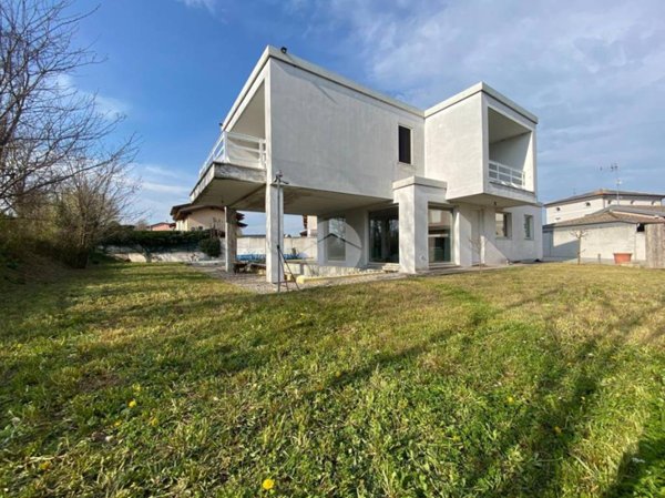 casa indipendente in vendita a Visano
