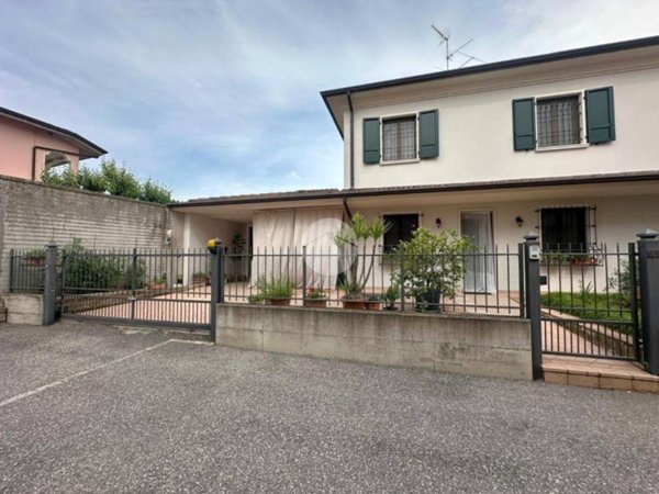 casa indipendente in vendita a Visano