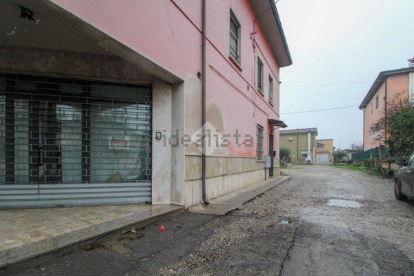locale commerciale in vendita a Visano