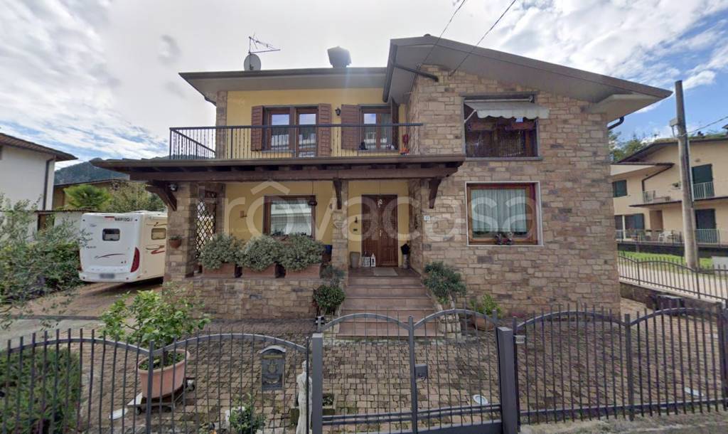 appartamento in vendita a Vobarno in zona Carpeneda
