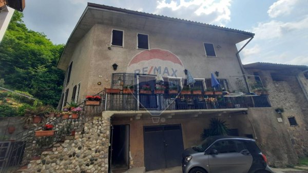 casa semindipendente in vendita a Vobarno in zona Carvanno