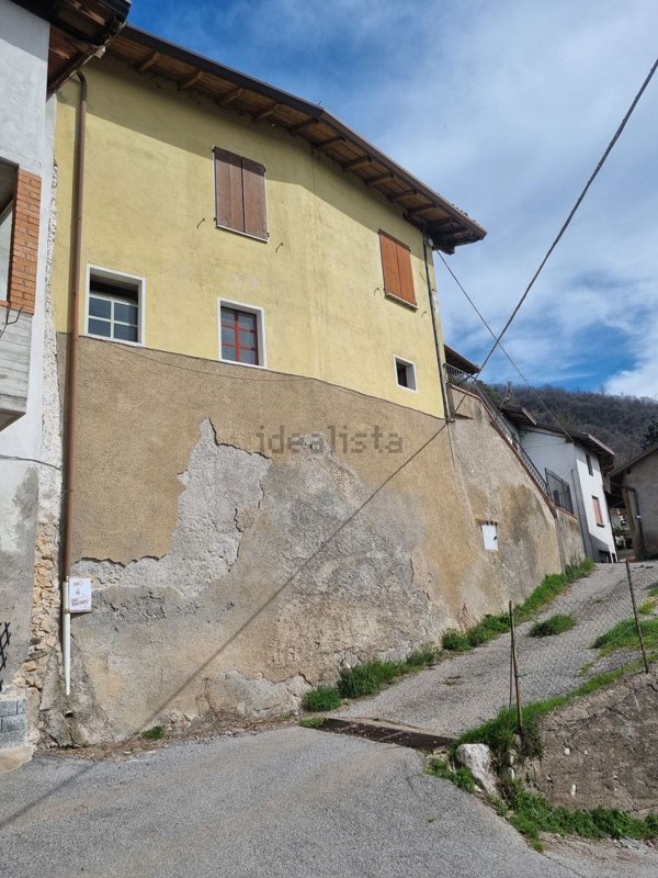 casa indipendente in vendita a Vobarno in zona Moglia