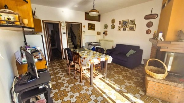 casa indipendente in vendita a Vobarno in zona Carvanno