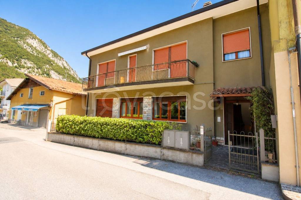 casa indipendente in vendita a Vobarno in zona Carpeneda