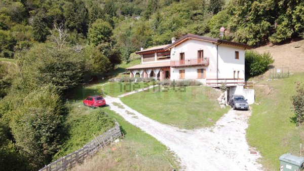 casale in vendita a Zone