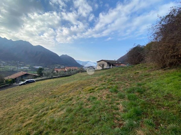 terreno edificabile in vendita a Zone