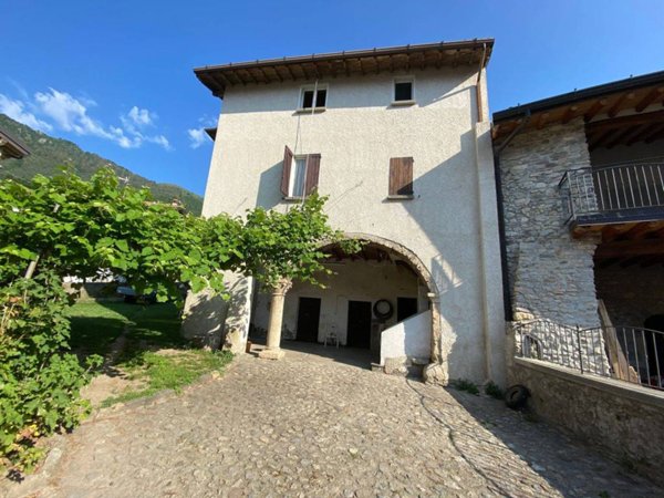 casa indipendente in vendita a Zone