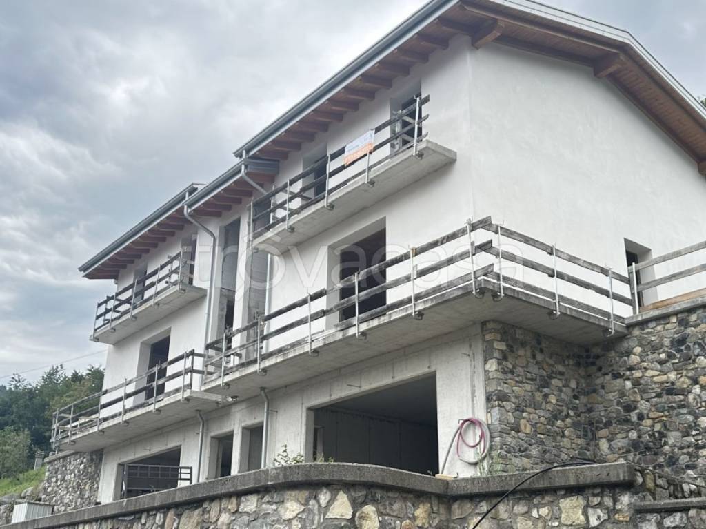 casa indipendente in vendita a Zone