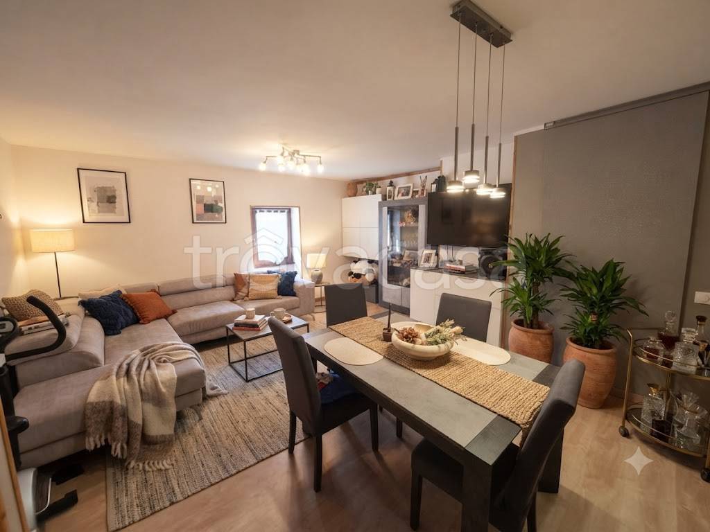 casa indipendente in vendita a Zone