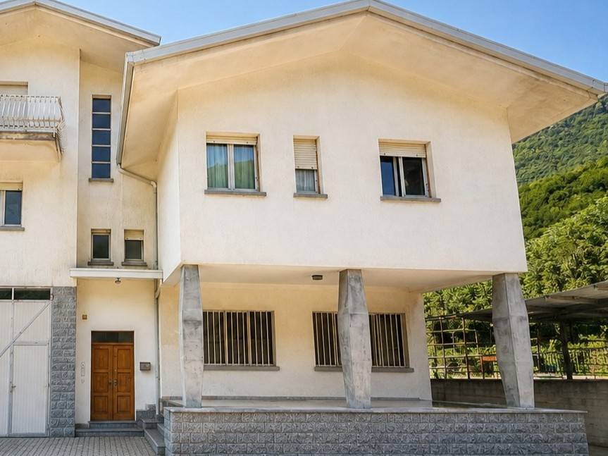 casa indipendente in vendita a Zone