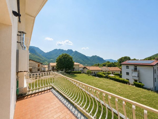 casa indipendente in vendita a Zone