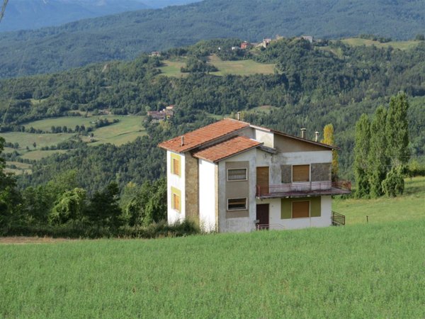 casa indipendente in vendita a Piancogno in zona Cogno