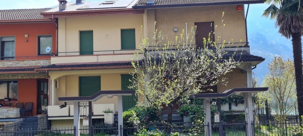 casa indipendente in vendita a Piancogno