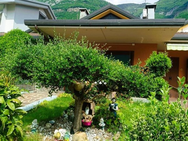 casa indipendente in vendita a Piancogno in zona Piamborno