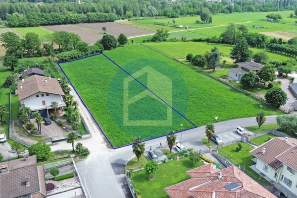 terreno edificabile in vendita a Piancogno in zona Piamborno