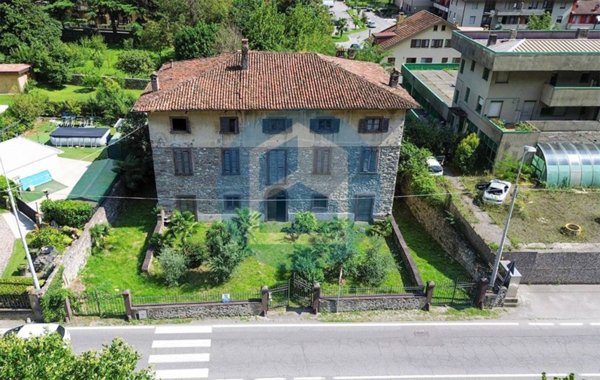 casa indipendente in vendita a Piancogno in zona Piamborno