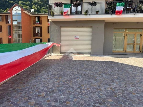 negozio in vendita a Piancogno in zona Piamborno