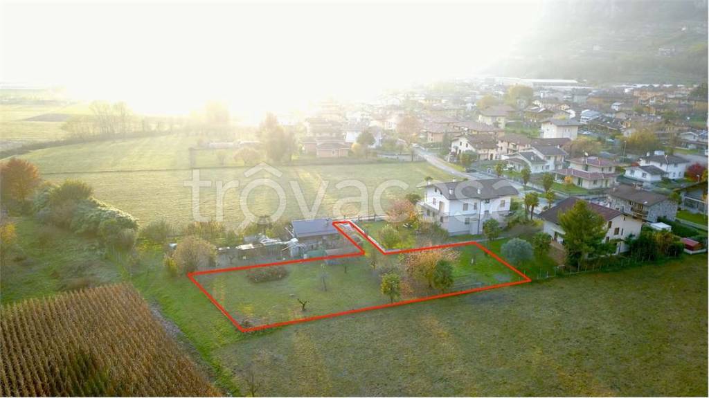 terreno edificabile in vendita a Piancogno in zona Piamborno