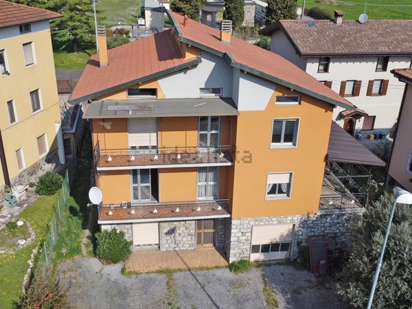 casa indipendente in vendita a Piancogno in zona Cogno