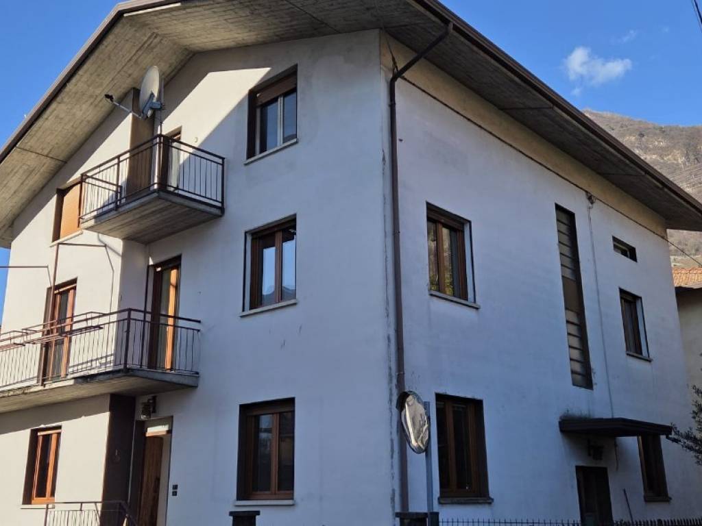 casa indipendente in vendita a Piancogno in zona Piamborno