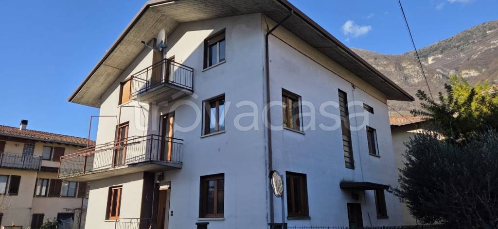 casa indipendente in vendita a Piancogno in zona Piamborno