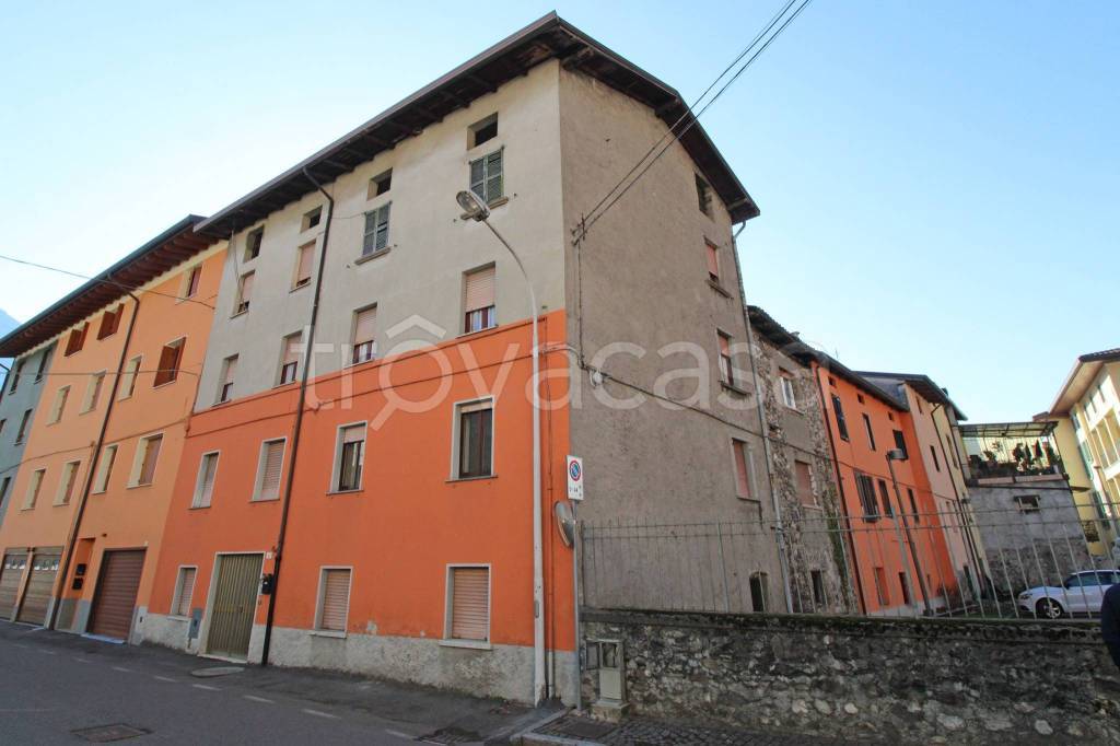 casa indipendente in vendita a Piancogno in zona Piamborno