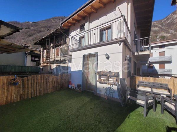 casa indipendente in vendita a Piancogno in zona Cogno