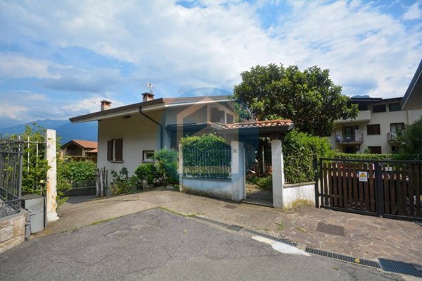 casa indipendente in vendita a Piancogno in zona Piamborno