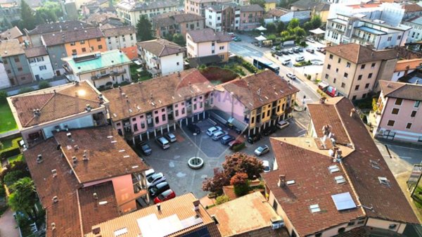 locale commerciale in vendita a Piancogno in zona Piamborno