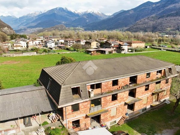 casa indipendente in vendita a Piancogno in zona Piamborno
