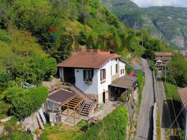 casa indipendente in vendita a Piancogno in zona Piamborno