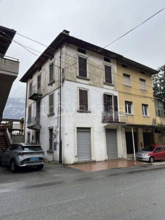 casa indipendente in vendita a Piancogno in zona Piamborno