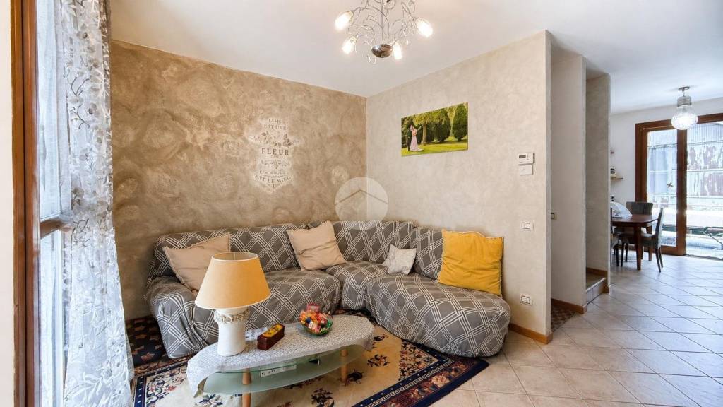 casa indipendente in vendita a Piancogno in zona Piamborno